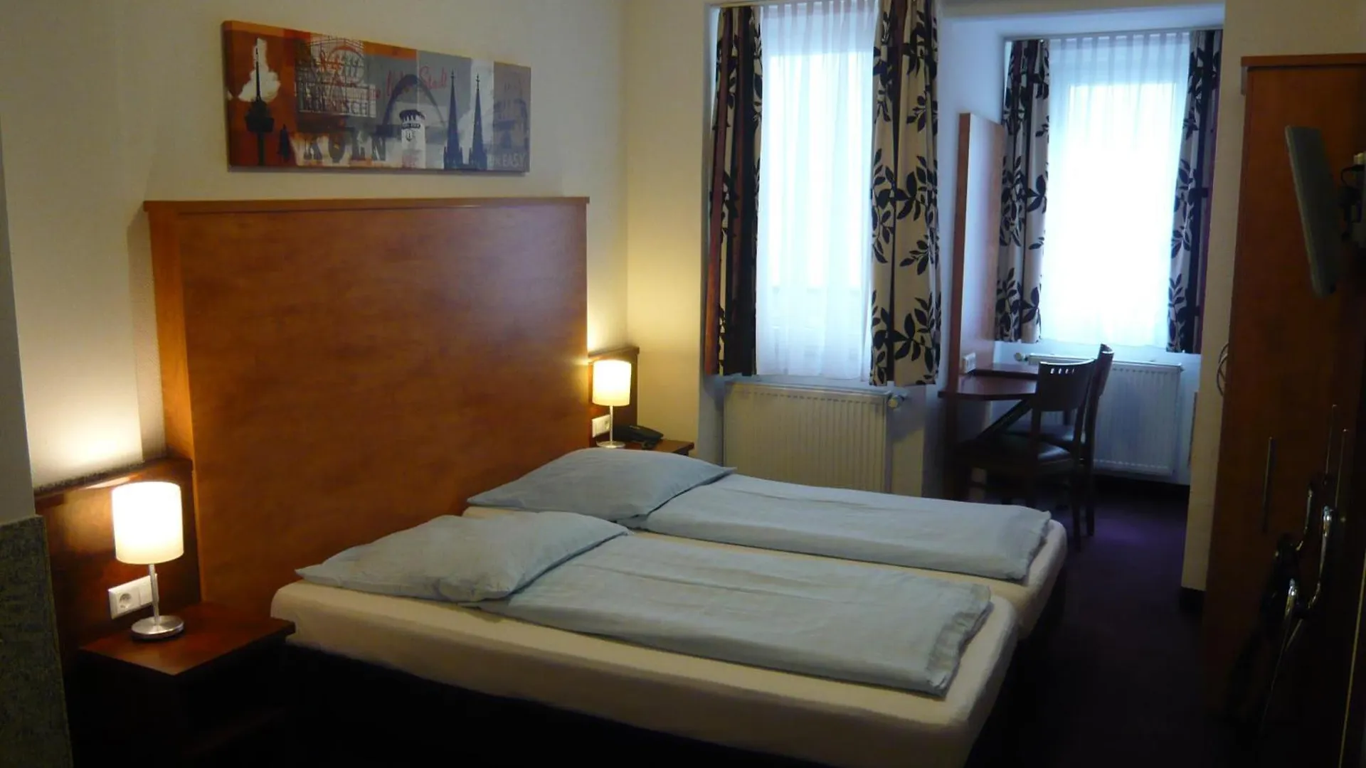 Hotel Breslauer Hof Am Dom Colonia