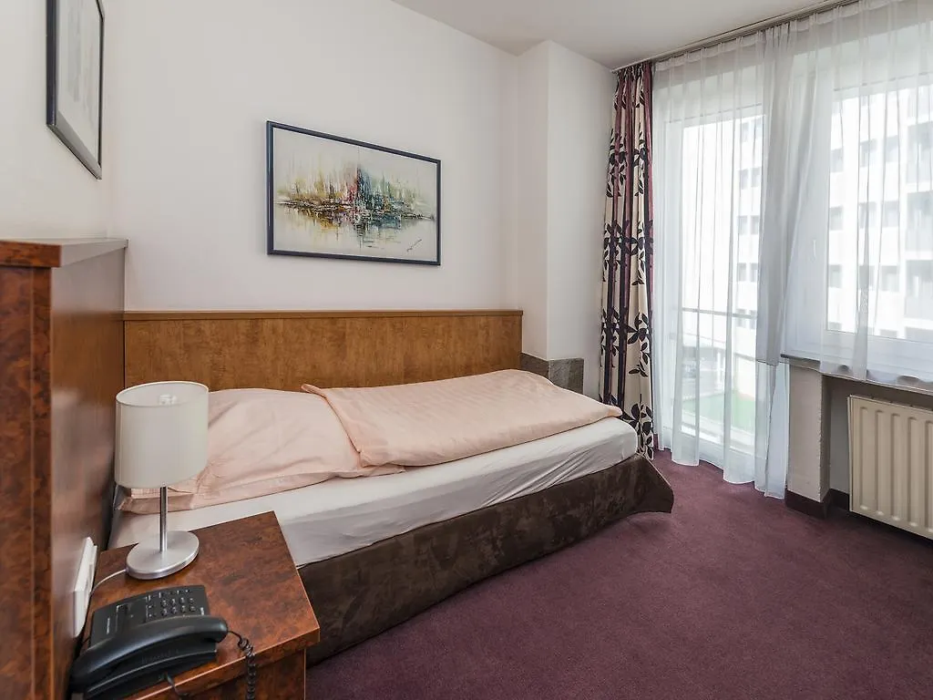 Breslauer Hof Am Dom Otel Köln
